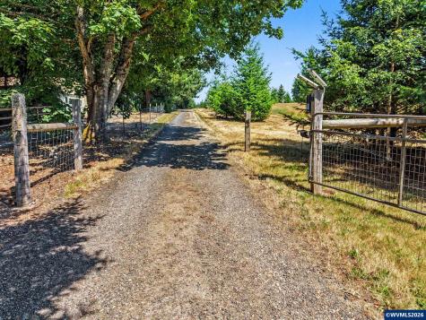 3432 Seminole Road NE Silverton OR 97381