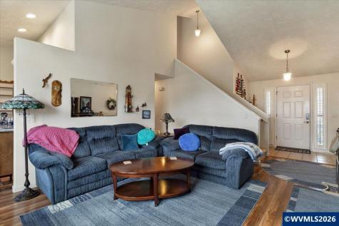 1268 S 7th Street Independence OR 97351