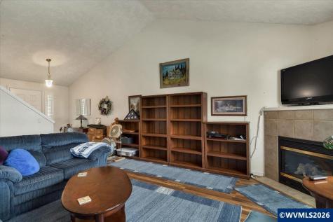 1268 S 7th Street Independence OR 97351