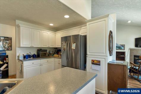 1268 S 7th Street Independence OR 97351