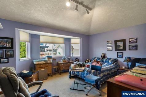 1268 S 7th Street Independence OR 97351