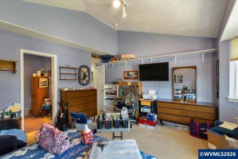 1268 S 7th Street Independence OR 97351