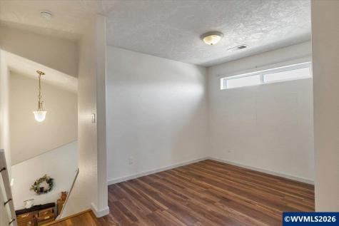 1268 S 7th Street Independence OR 97351