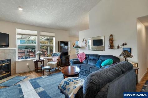 1268 S 7th Street Independence OR 97351