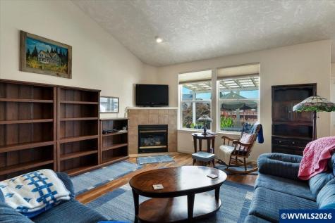 1268 S 7th Street Independence OR 97351