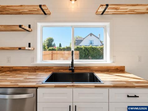 303 W Water Street Stayton OR 97383