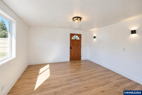 303 W Water Street Stayton OR 97383