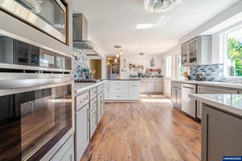 656 NW East Thornton Lake Drive Albany OR 97321