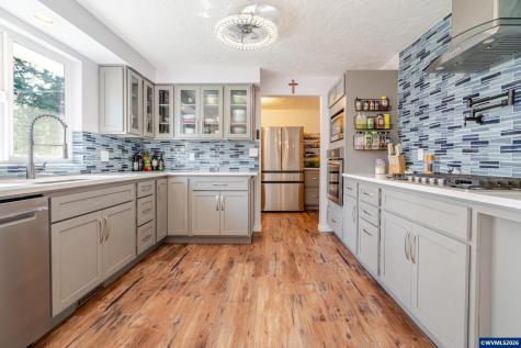 656 NW East Thornton Lake Drive Albany OR 97321