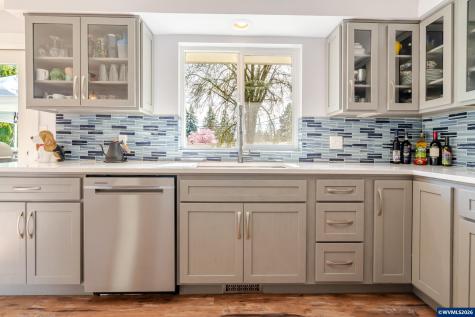 656 NW East Thornton Lake Drive Albany OR 97321