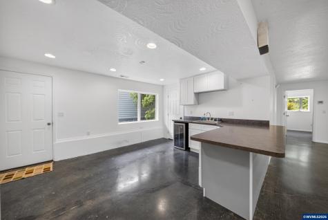 645 SE 4th Street Newport OR 97365