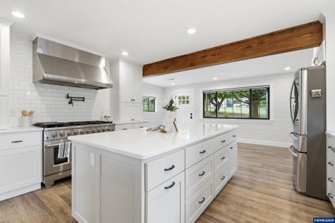 5801 NE Abbey Road Carlton OR 97111