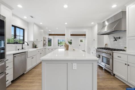 5801 NE Abbey Road Carlton OR 97111