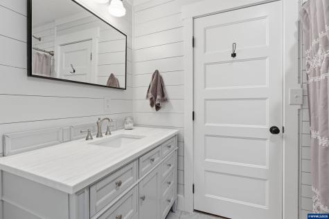 5801 NE Abbey Road Carlton OR 97111