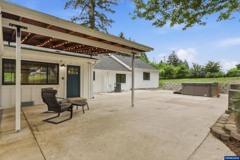 5801 NE Abbey Road Carlton OR 97111