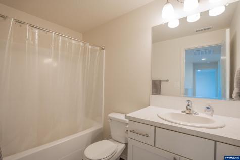 516 Churchill Downs Street SE Albany OR 97322