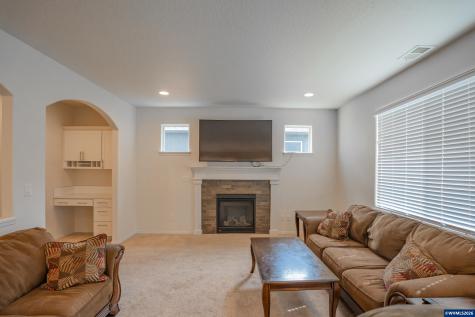 516 Churchill Downs Street SE Albany OR 97322