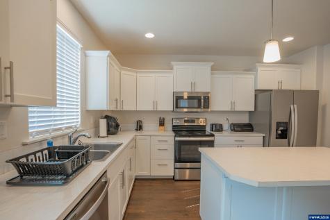 516 Churchill Downs Street SE Albany OR 97322