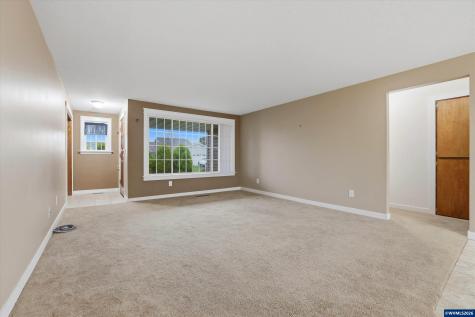 1967 Astor Way Woodburn OR 97071