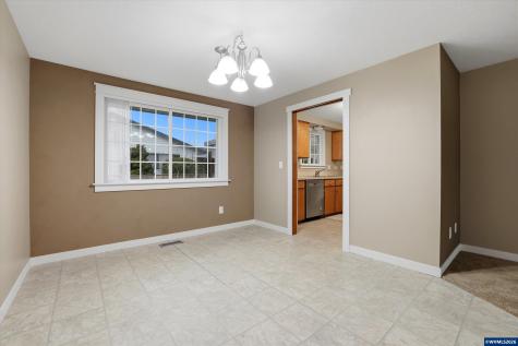 1967 Astor Way Woodburn OR 97071