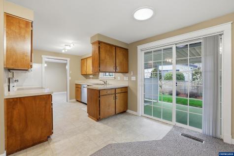 1967 Astor Way Woodburn OR 97071