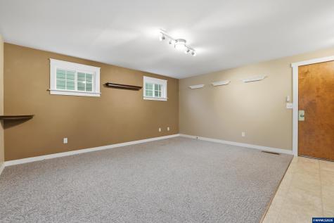 1967 Astor Way Woodburn OR 97071