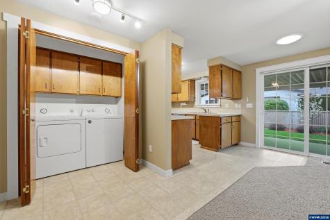 1967 Astor Way Woodburn OR 97071