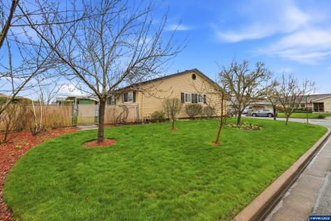 1967 Astor Way Woodburn OR 97071