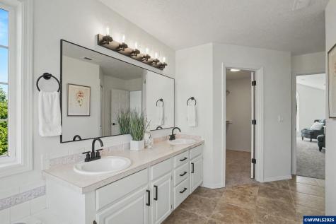 2943 Monterey Court SE Salem OR 97306