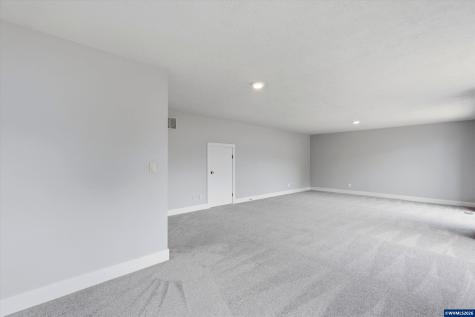 2069 Flag Stone Court N Keizer OR 97303