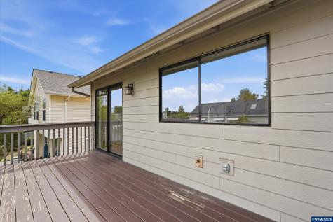 2069 Flag Stone Court N Keizer OR 97303