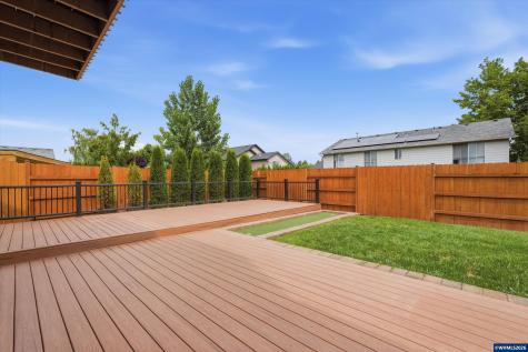 2069 Flag Stone Court N Keizer OR 97303