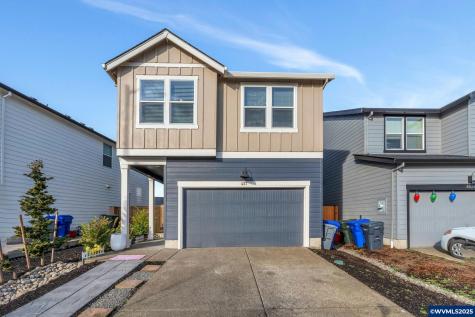 427 Lost Lake Street NE Salem OR 97301