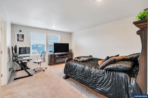 427 Lost Lake Street NE Salem OR 97301