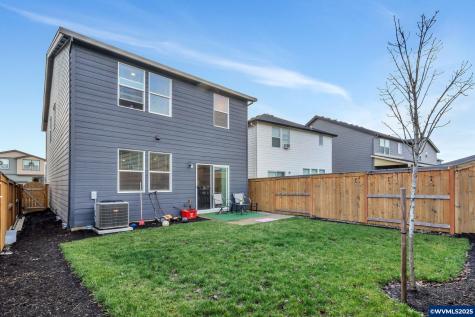427 Lost Lake Street NE Salem OR 97301