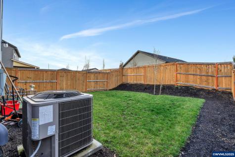 427 Lost Lake Street NE Salem OR 97301