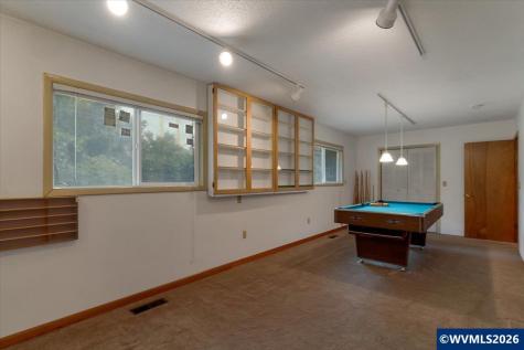 1869 May Street NE Keizer OR 97303