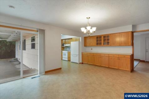 1869 May Street NE Keizer OR 97303