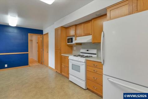 1869 May Street NE Keizer OR 97303
