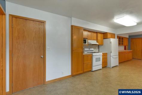 1869 May Street NE Keizer OR 97303