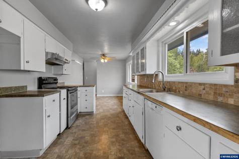 210 Walnut Drive S Monmouth OR 97361