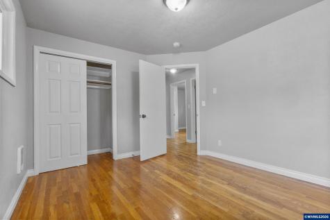 210 Walnut Drive S Monmouth OR 97361