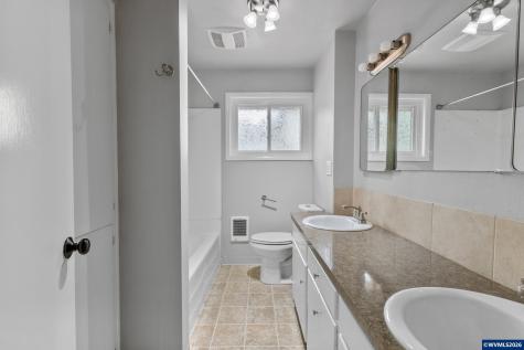 210 Walnut Drive S Monmouth OR 97361