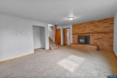 210 Walnut Drive S Monmouth OR 97361