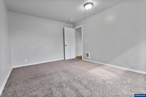 210 Walnut Drive S Monmouth OR 97361