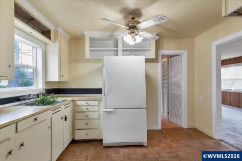 2085 Evergreen Avenue NE Salem OR 97301