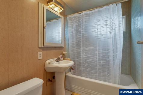 2085 Evergreen Avenue NE Salem OR 97301