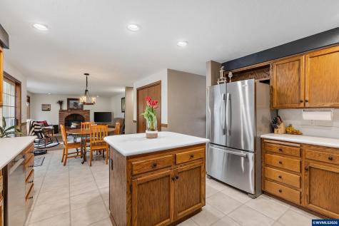 5935 Smoketree Drive SE Salem OR 97306