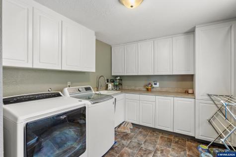 5935 Smoketree Drive SE Salem OR 97306