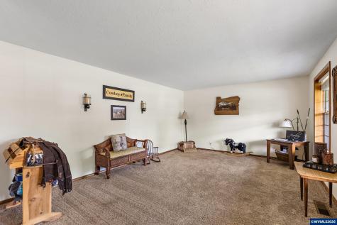 5935 Smoketree Drive SE Salem OR 97306